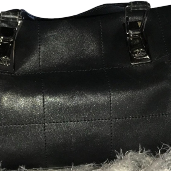 💕💯Authentic Chanel Square Stitch CC Boston Bag Quilted Leather💕 - Picture 7 of 17